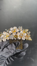 Load and play video in Gallery viewer, Silver or Gold Floral Hairpiece | High Quality Metal | Boho Flower Bridal Accessories | Rhinestone Gold or Silver Floral Hair Comb | Wedding
